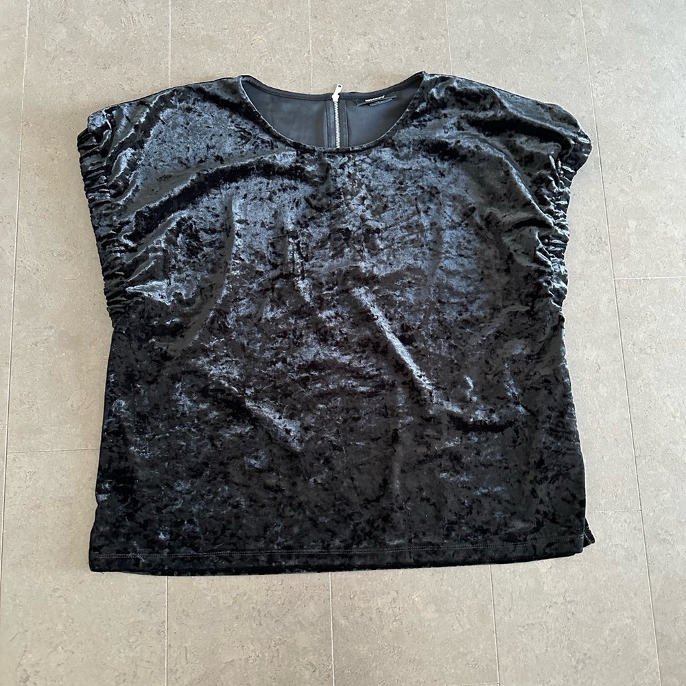 DKNY top size XL